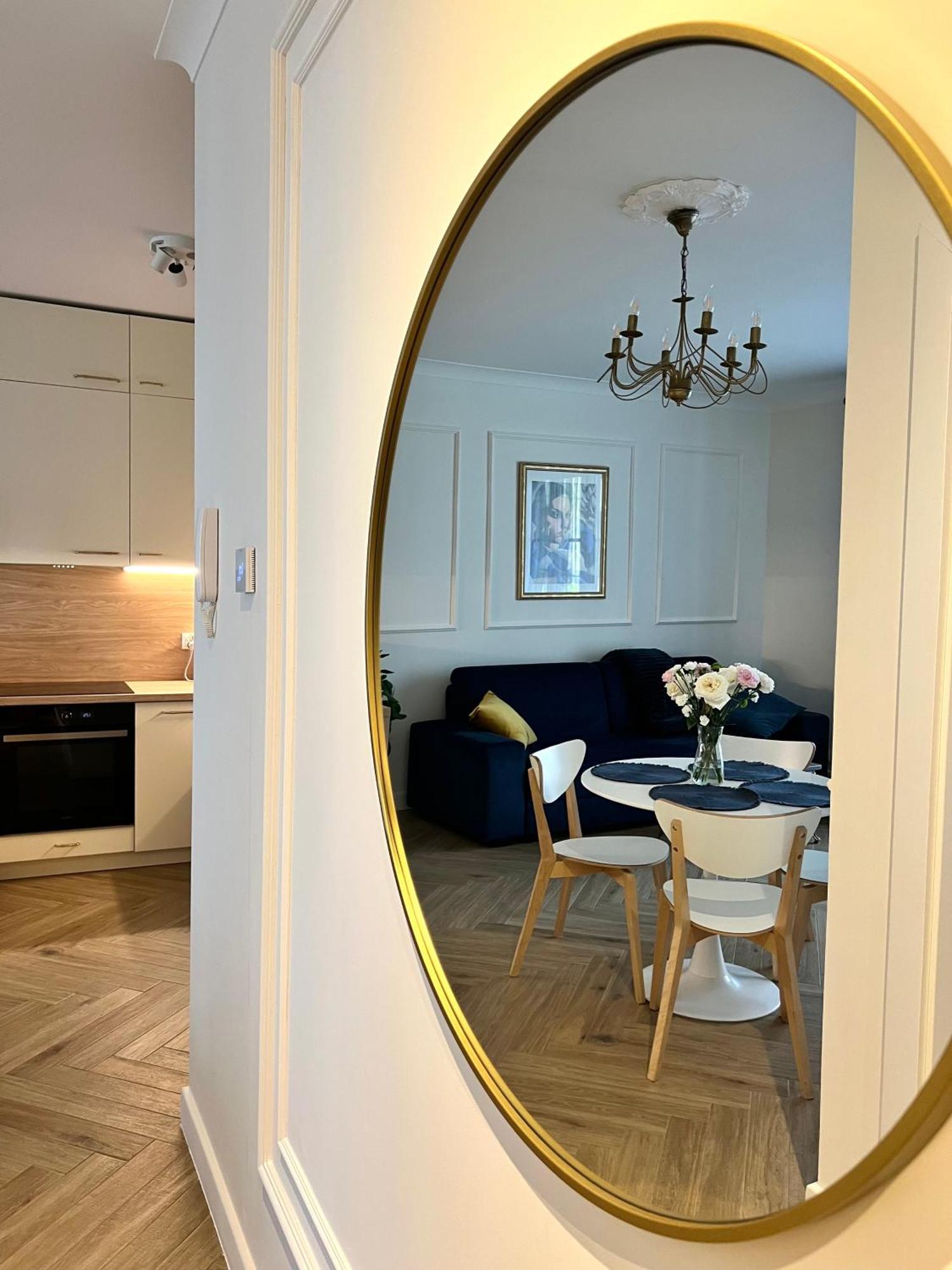 Atrium - Old Town Luxury Apartments - By Upstairs Krakow Exterior photo